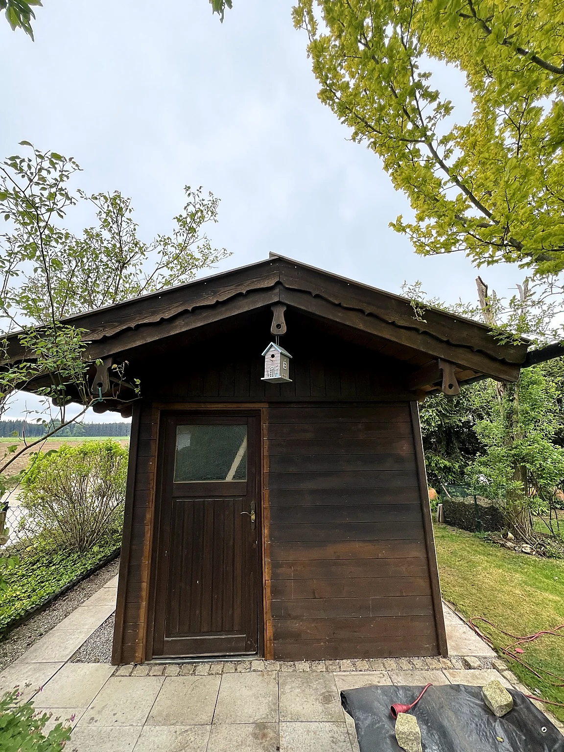Gartenhaus vor der neuen Farbgestaltung